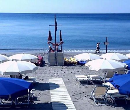 Savona Casa Vacanze Vicino Mare 3 Minuti Wifi 外观 照片