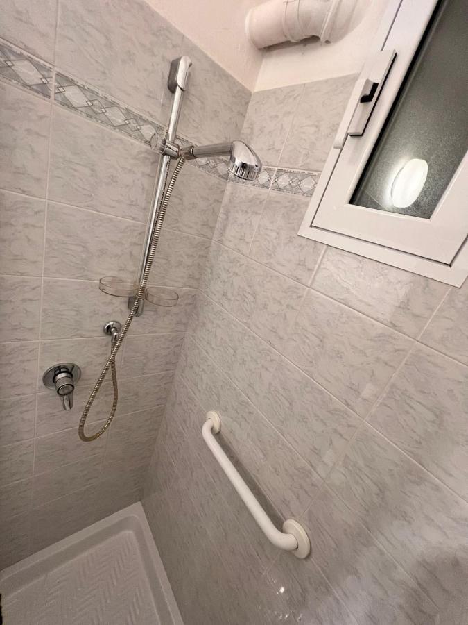 Savona Casa Vacanze Vicino Mare 3 Minuti Wifi 外观 照片