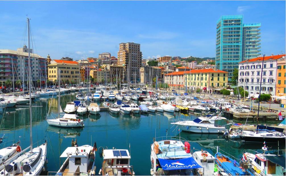 Savona Casa Vacanze Vicino Mare 3 Minuti Wifi 外观 照片