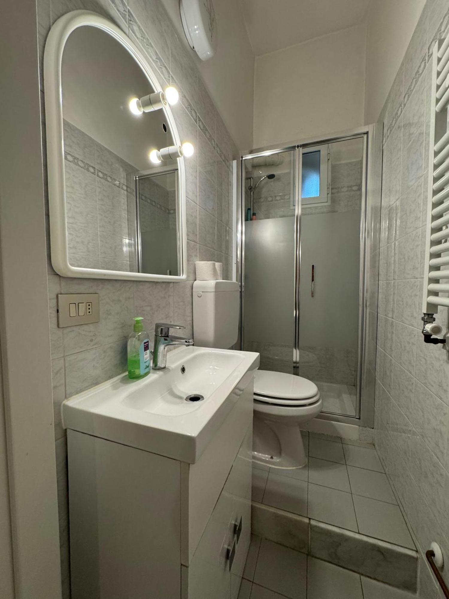 Savona Casa Vacanze Vicino Mare 3 Minuti Wifi 外观 照片